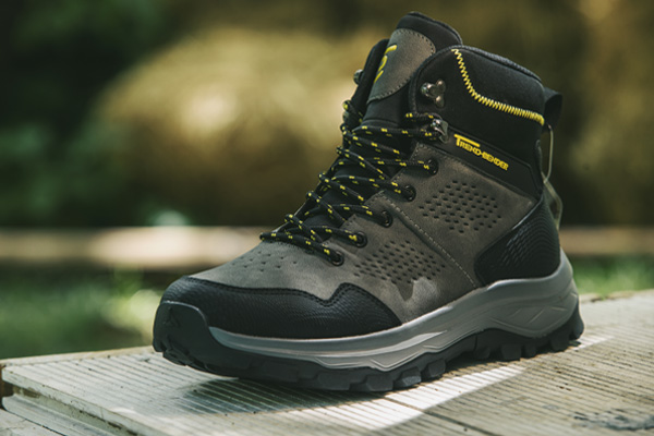 Sincèrement bienvenue chez vous et à l'étranger pour discuter de la coopération