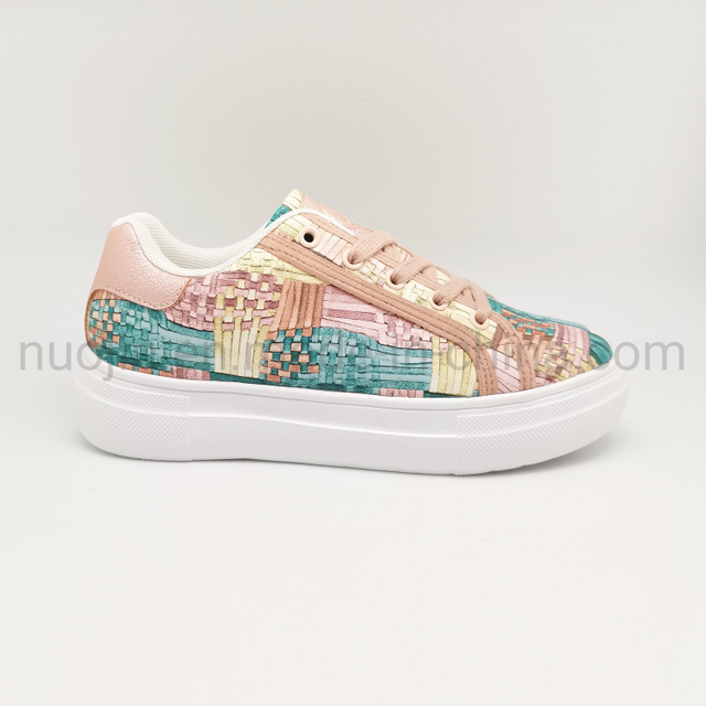 2022 Baskets de vente chaude pour femmes Baskets de mode élégantes Chaussures de course respirantes Chaussures de sport décontractées pour femmes